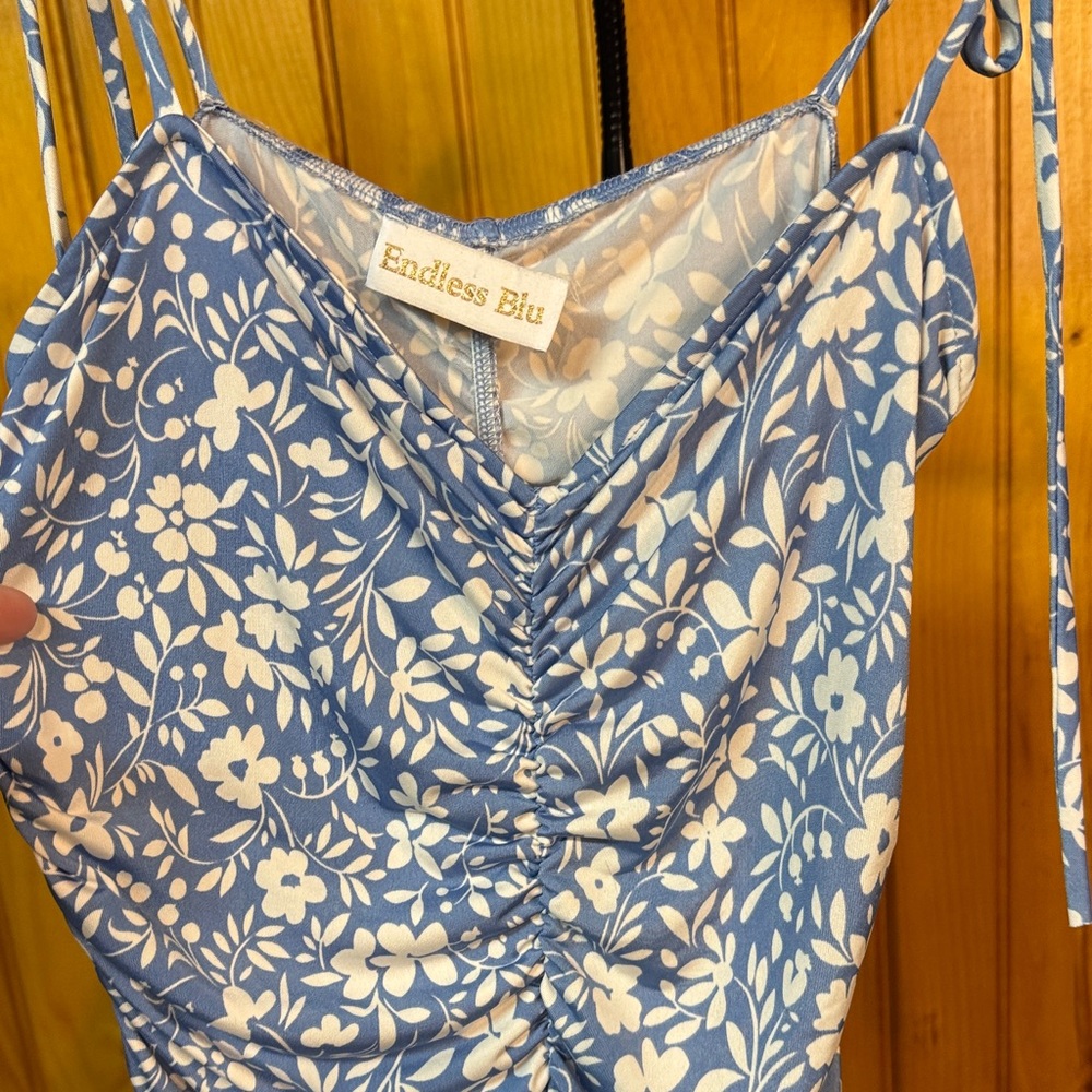Endless Blu Floral Dress with Ruched Detail - Picture 4 of 7